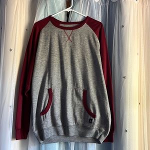 Comfy baseball style Swissgear crewneck! MENS SIZE XL